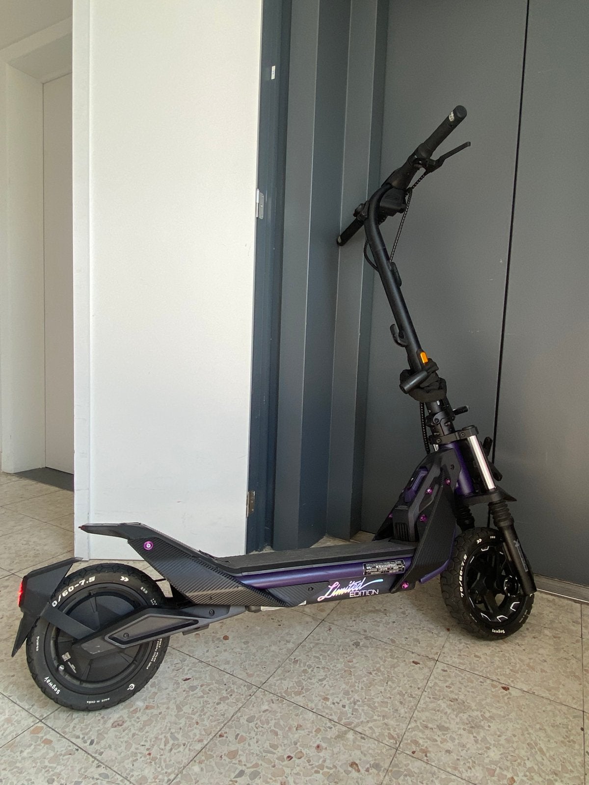 Ninebot Zt3 Pro Custom, Enlèvement, Comme neuf, Step électrique (E-scooter)