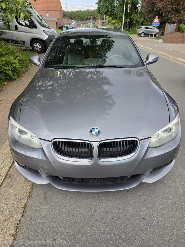 Bmw 330xi coupe xdrive, Auto's, BMW, Automaat, Zwart, Automatische klimaatregeling, Vierwielaandrijving