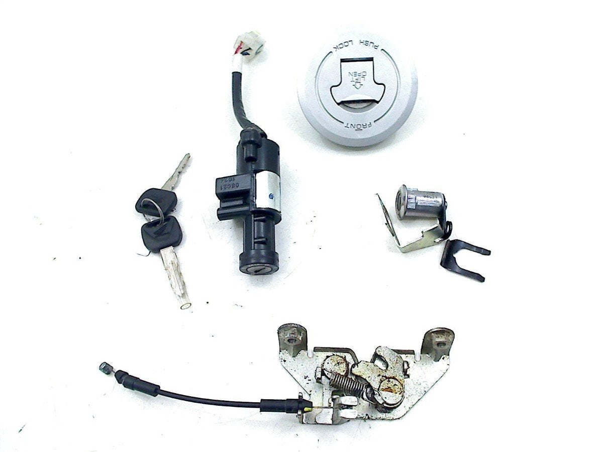 SLOTENSET Honda CBF 125 (01-1970/-), Dhr. S. di Majo, Gebruikt, Info@cama-motorparts.nl, P.J. Troelstraweg 8 8
3144 CX  MAASSLUIS, NL