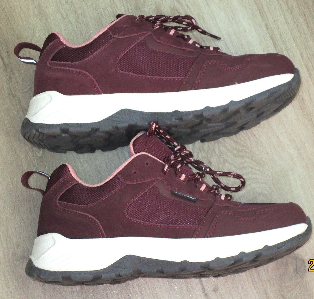 15€ Sneakers neufs pt 38 Waterproof., Neuf, Autre, Autres couleurs, Sneakers et Baskets