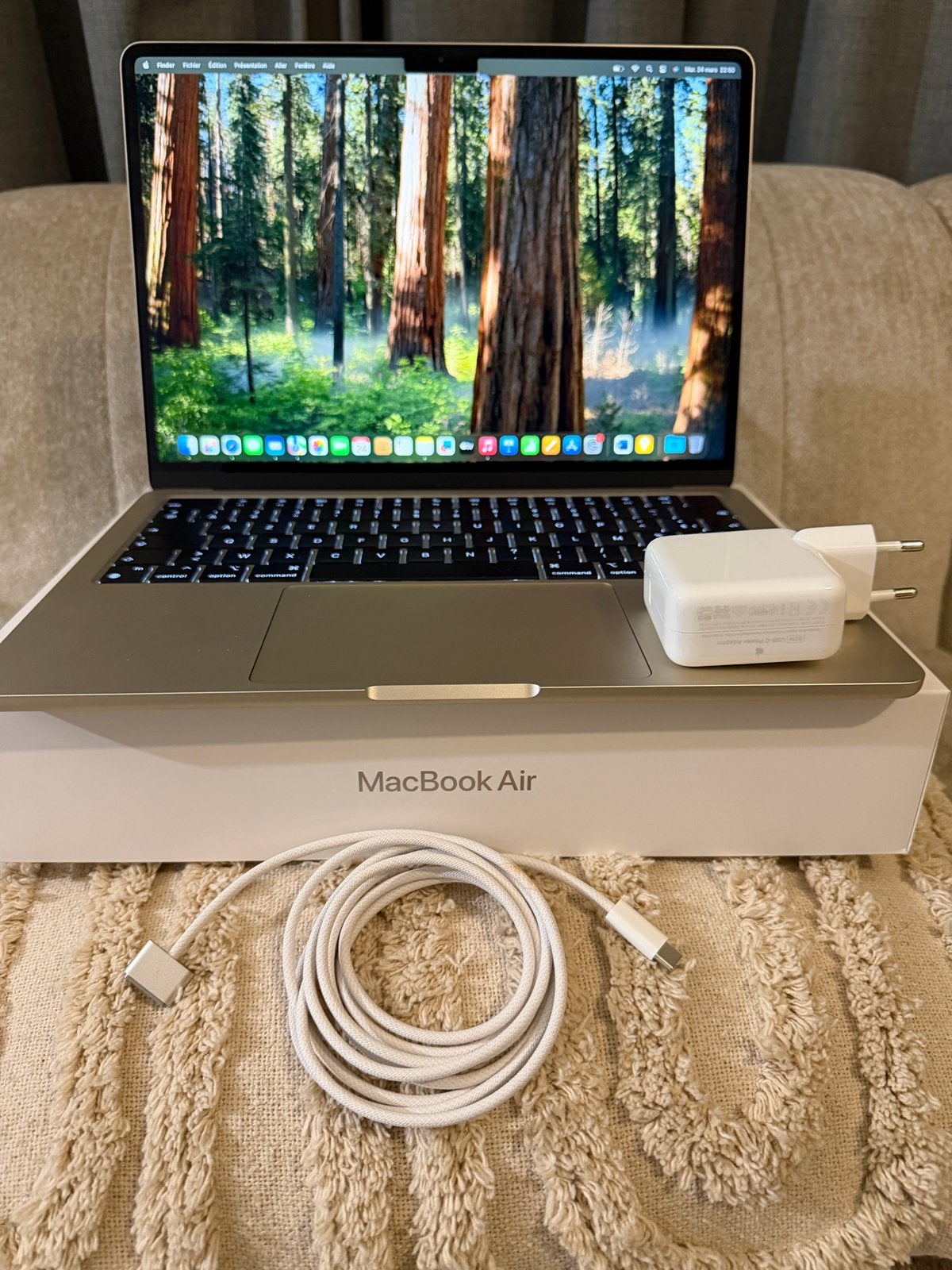 Macbook m3 air 16gb 256SSD, Informatique & Logiciels, 256 GB, Enlèvement ou Envoi, 13 pouces, Comme neuf