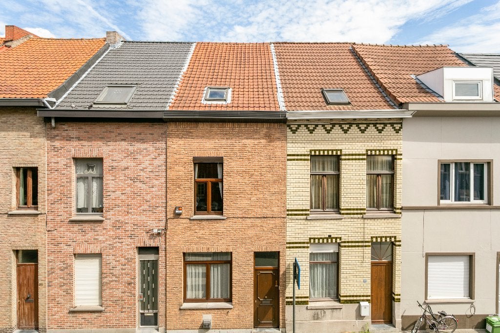 Huis te koop Gent - Ledeberg - 4 slaapkamers, 10 kamers, Tot 200 m², Ledeberg, Tussenwoning