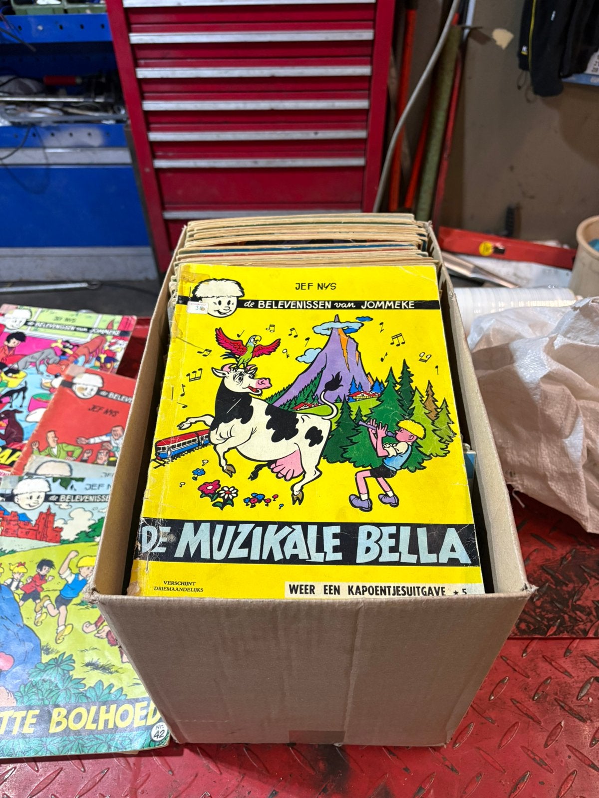 Gevonden op zolder doos oude jommeke strips 85 st, Boeken, Ophalen of Verzenden, Gelezen