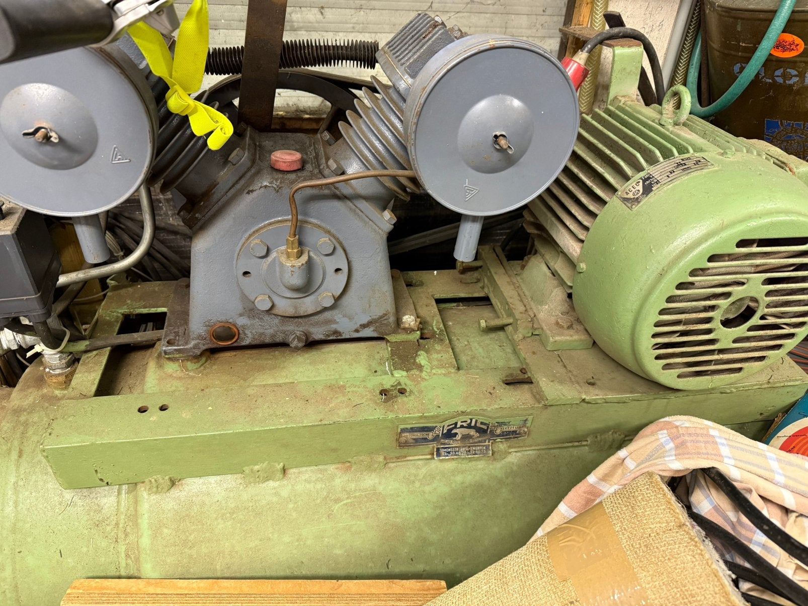 Compressor 2 cilinders 380V, Enlèvement, Utilisé