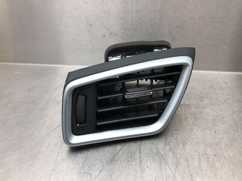 DASHBOARD LUCHTROOSTER Nissan Qashqai (J11) (|687604EA0A|), Gebruikt, Germany@nissan-services.eu, Kronenweg 38
50389  Wesseling, DE