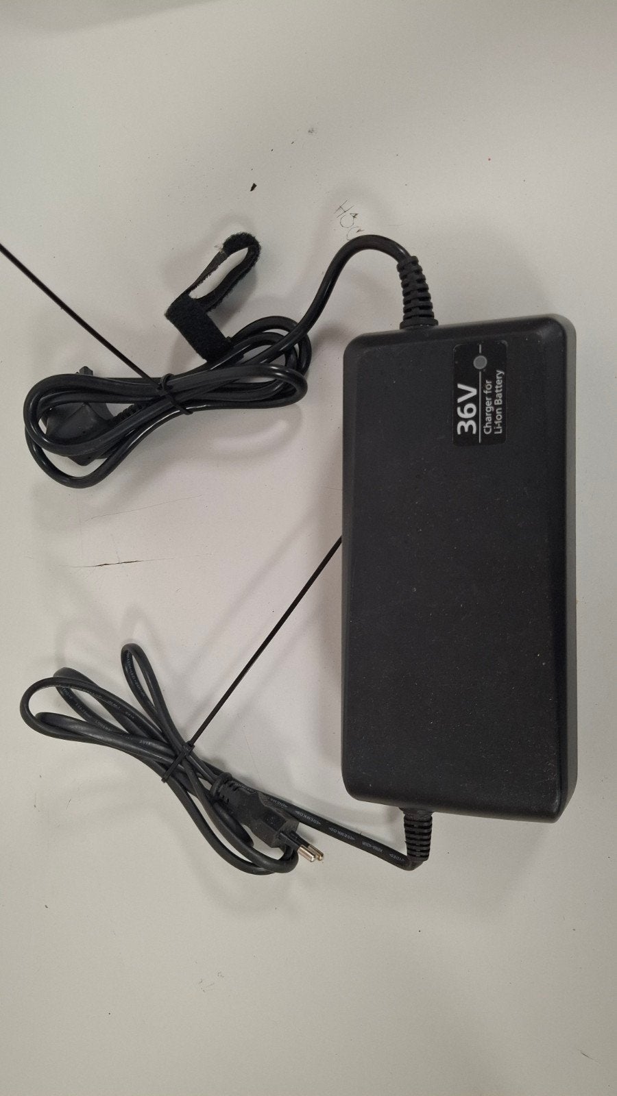 Gazelle Panasonic Acculader 42V 4A 4-polige stekker