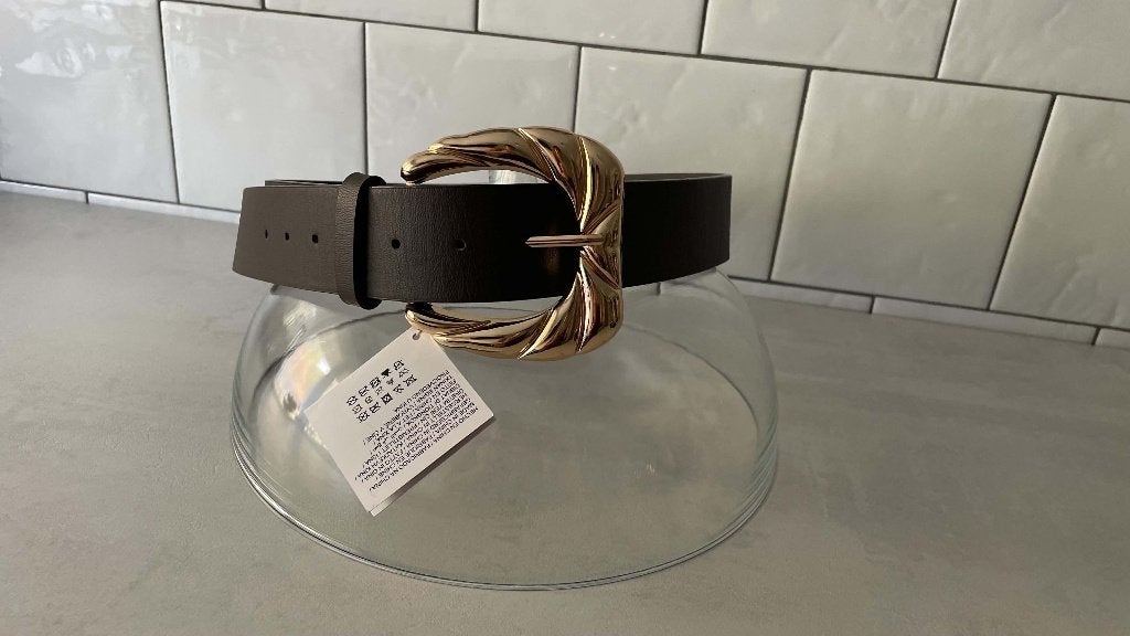 CEINTURE neuve  brune ZARA boucle dorée 95 cm, Kleding | Dames, Bruin, Zara, Heupriem, Ophalen of Verzenden