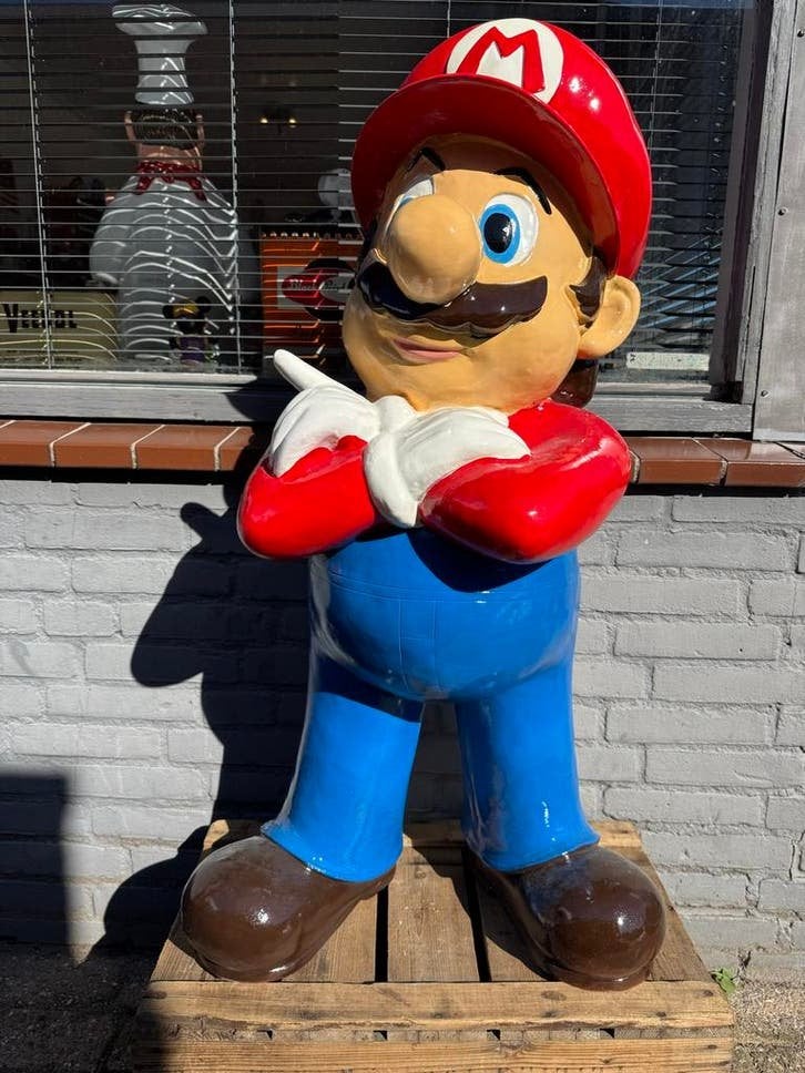 Grote Mario Standbeeld - Perfect voor Gamers & Verzamelaars