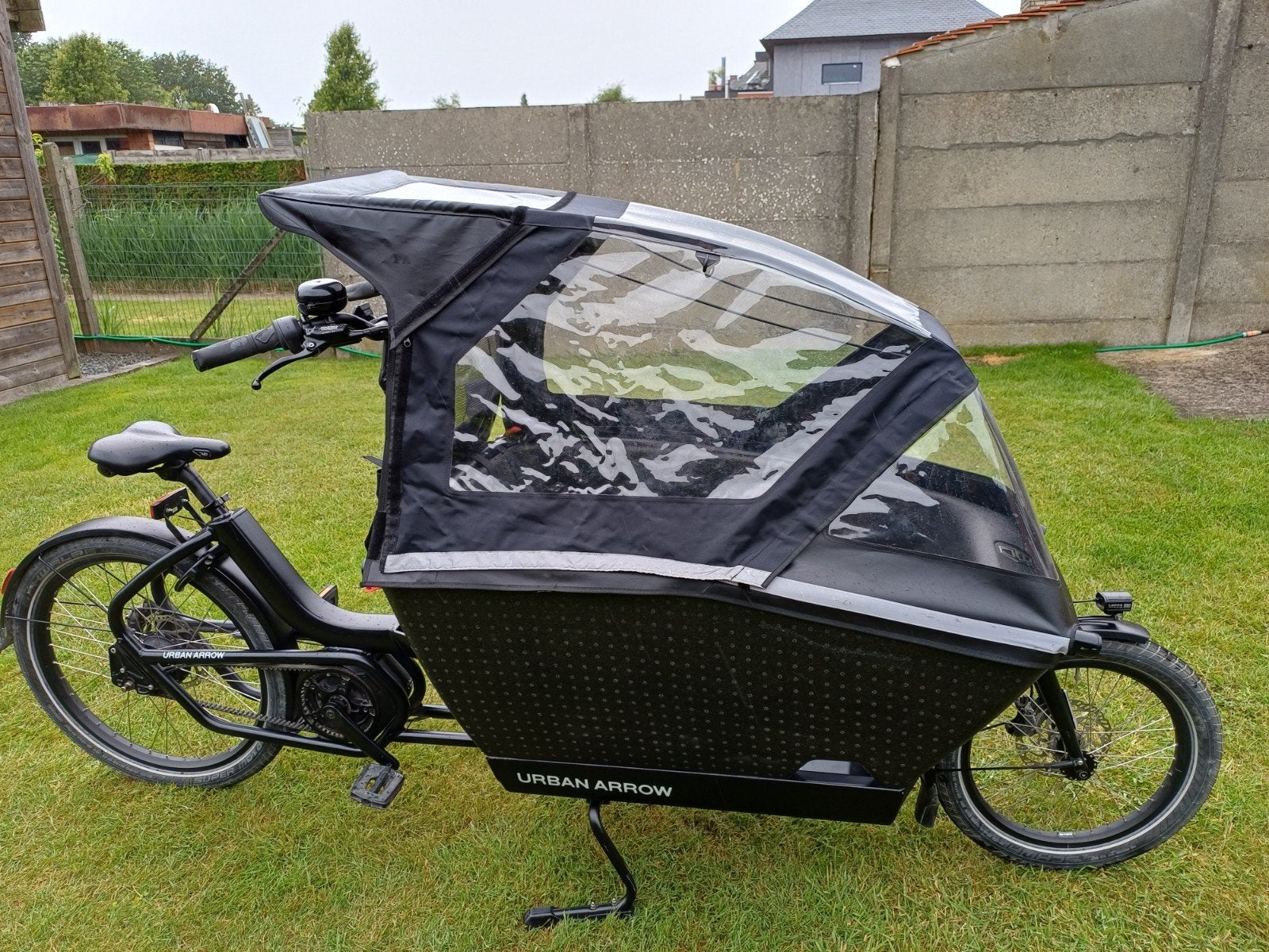 Bakfiets Urban arrow family plus 75nm, Fietsen en Brommers, Ophalen, 4 kinderen of meer, Zo goed als nieuw, Schijfrem