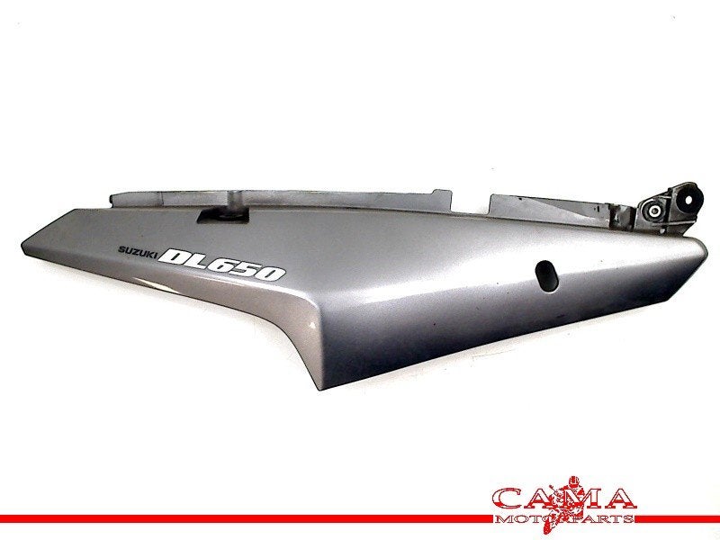 QUEUE DE CARENAGE DROIT DL 650 V-Strom 2004-2006 (DL650), Dhr. S. di Majo, Utilisé, Info@cama-motorparts.nl, P.J. Troelstraweg 8 8
3144 CX  MAASSLUIS, NL