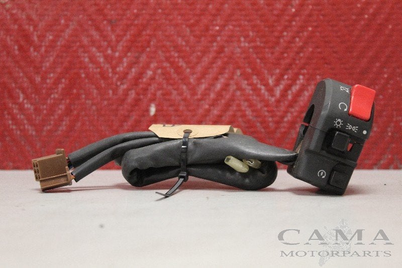 COMMUTATEUR DROIT Yamaha FJR 1300 2001-2002 (FJR1300 5JW), Dhr. S. di Majo, Utilisé, Info@cama-motorparts.nl, P.J. Troelstraweg 8 8
3144 CX  MAASSLUIS, NL