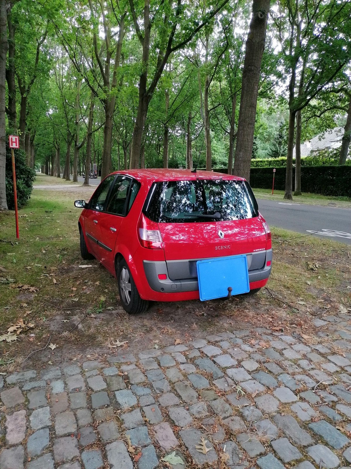 Renault sigic, Autos, Renault, Rouge, Euro 5, Achat, 750 kg