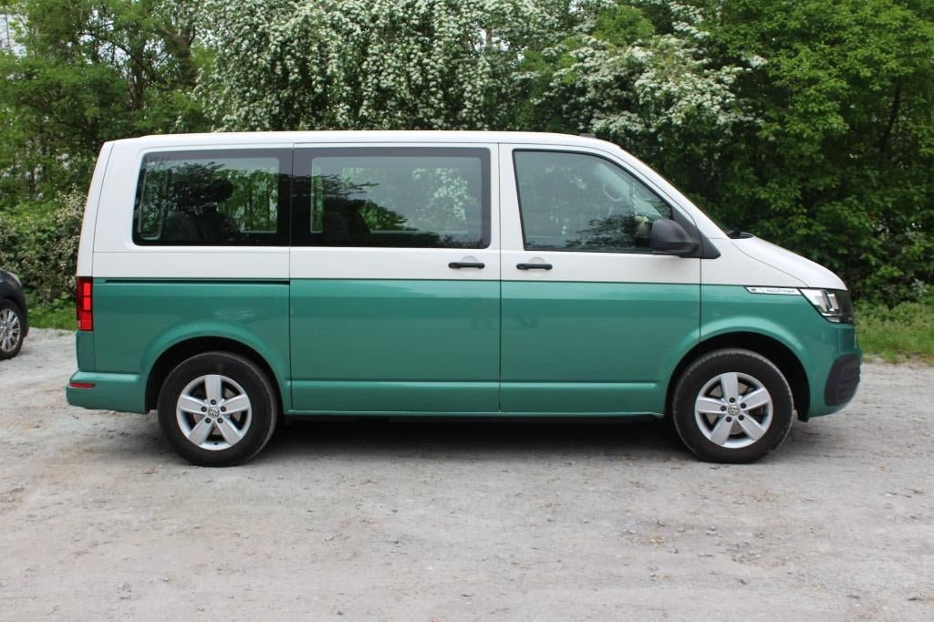 OPTION Volkswagen Multivan 6.1 Trendline vert-blanc (2021), Autos, Volkswagen, Particulier, Multivan, ABS, Air conditionné, Android Auto