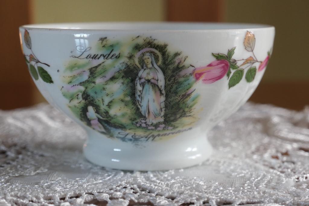 Petit bol de Lourdes LIMOGES, Enlèvement