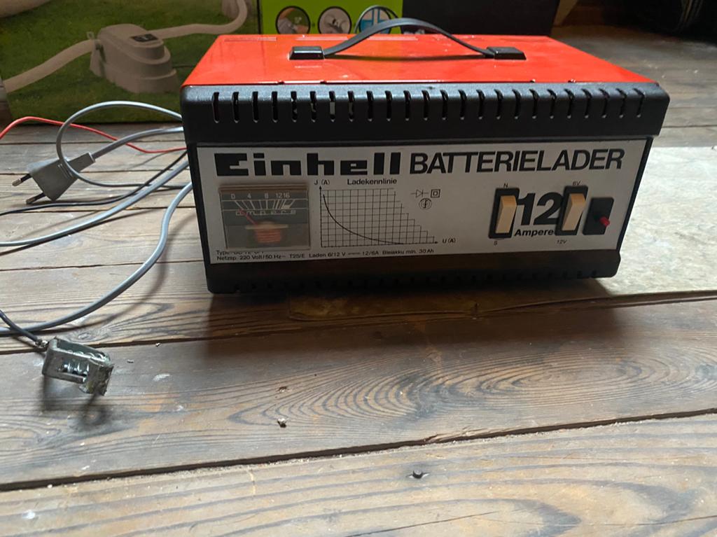 Einhell batterijlader 6V/12V – werkt goed, Auto-onderdelen, Accu's en Toebehoren, Ophalen