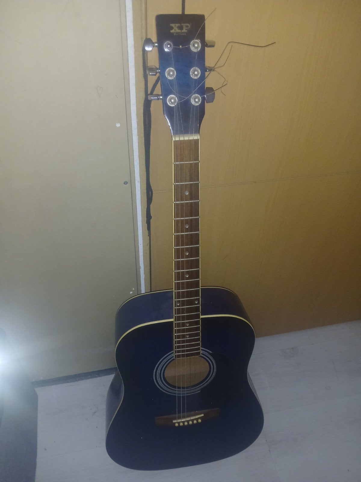 Xk gitar moet weg, Muziek en Instrumenten, Snaarinstrumenten | Gitaren | Akoestisch, Ophalen of Verzenden