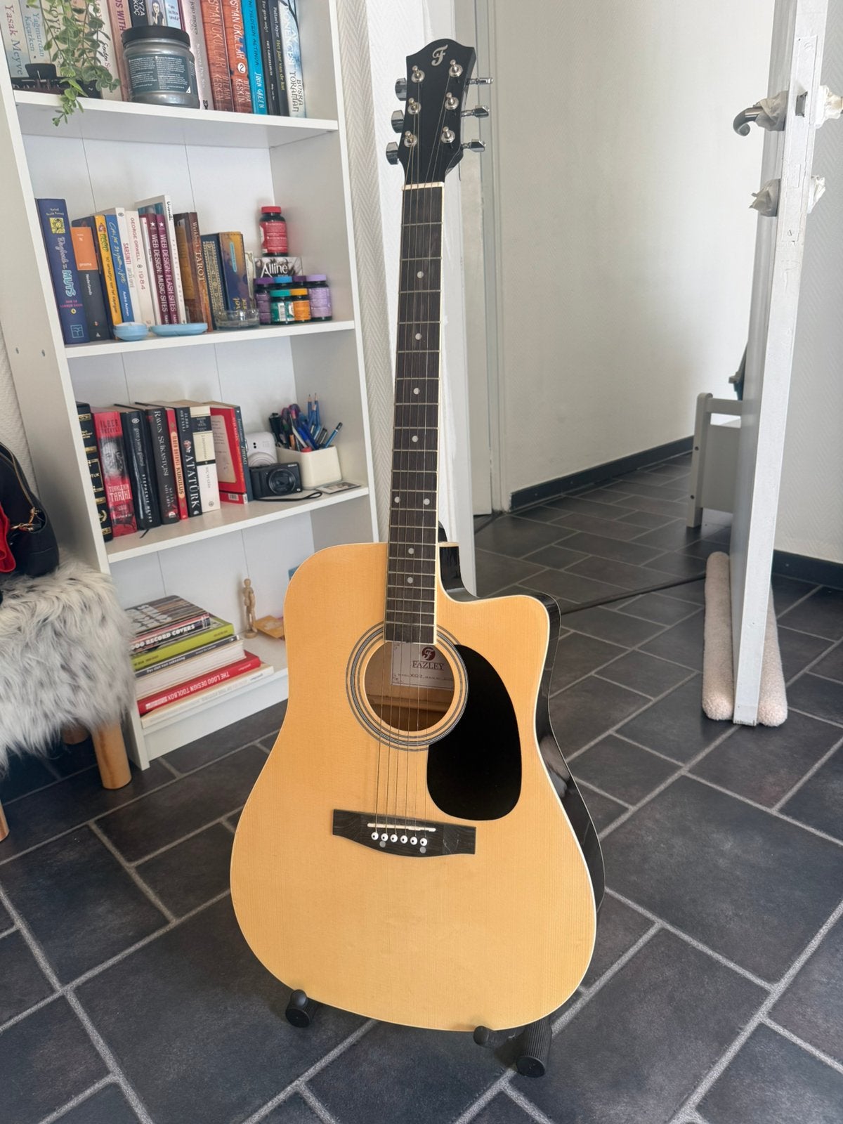 Fazley akoestisch gitaar, Enlèvement, Comme neuf