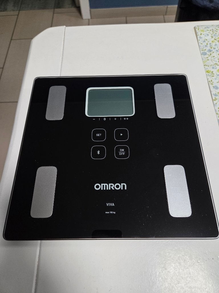 OMRON  BF511 en OMRON VIVA = 2 slimme weegschalen, Ophalen of Verzenden, Zo goed als nieuw