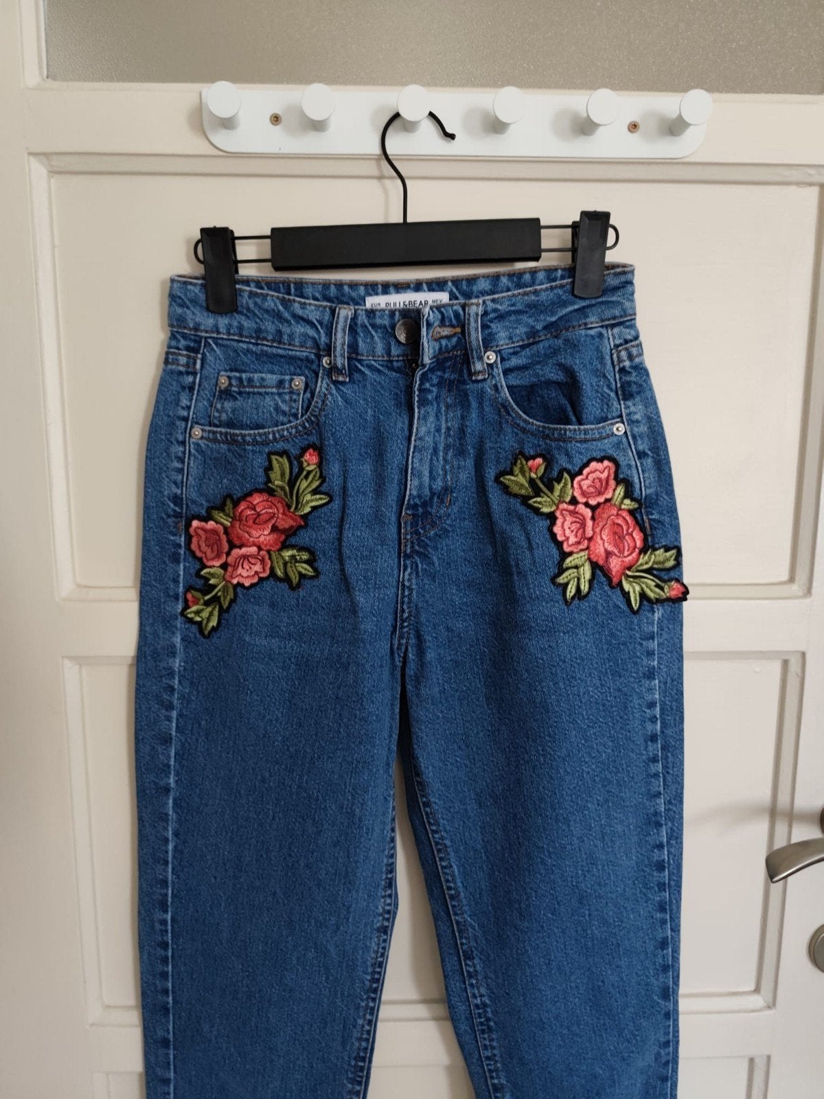 Prachtige Pull&Bear mom jeans met rozen – Maat 34, Vêtements | Femmes, Jeans, Enlèvement ou Envoi, Bleu