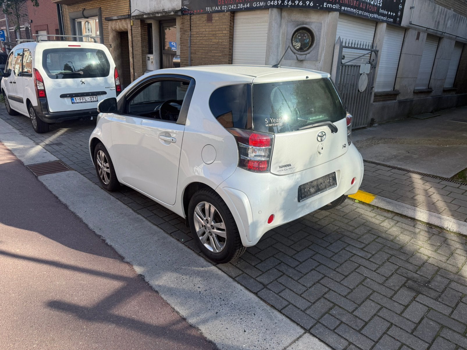 TOYOTA IQ 1000cc benzine, Auto's, Stof, 50 kW, Zwart, Wit
