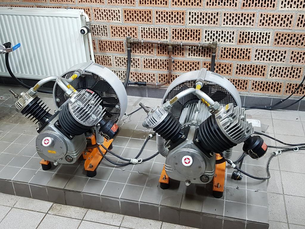 2 Kaeser Compressoren 550 l/min 4kW met 1000L tank, Ophalen, Gebruikt, 400 tot 800 liter/min, 10 bar of meer