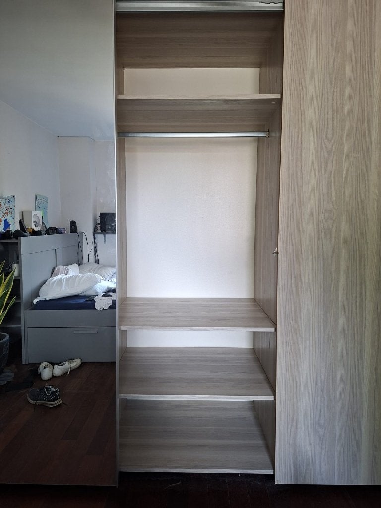 Grote, stevige kleerkast met spiegel., 200 cm ou plus, Avec tablette(s), Comme neuf, Enlèvement