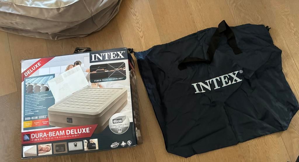 Intex Dura-Beam Deluxe luchtbed (2-persoons, 46 cm hoog), Ophalen, Zo goed als nieuw