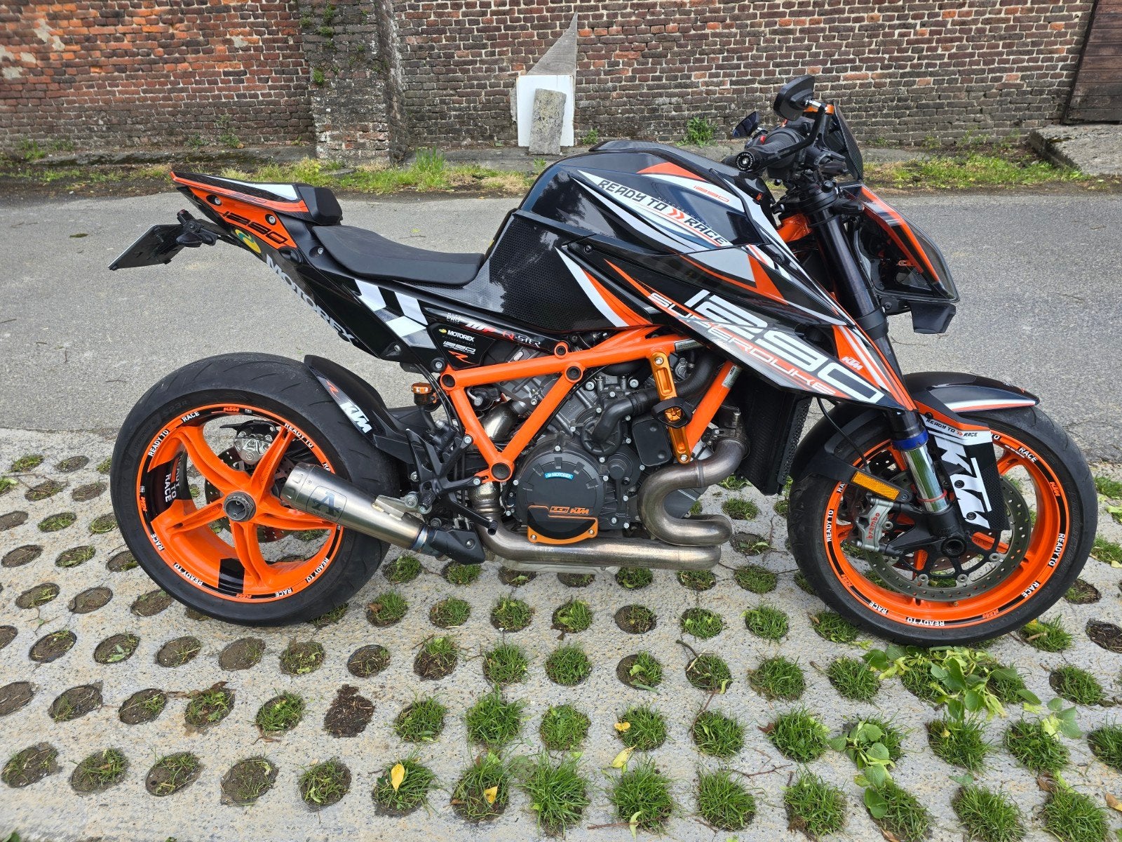 ktm superduke 1290r evo, Permis Moto A, Plus de 35 kW, 2 cylindres, 1301 cm³