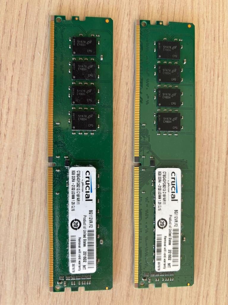 2x 8GB RAM Crucial CT8G4DFD8213, Computers en Software, DDR4, Ophalen of Verzenden, Zo goed als nieuw, Desktop