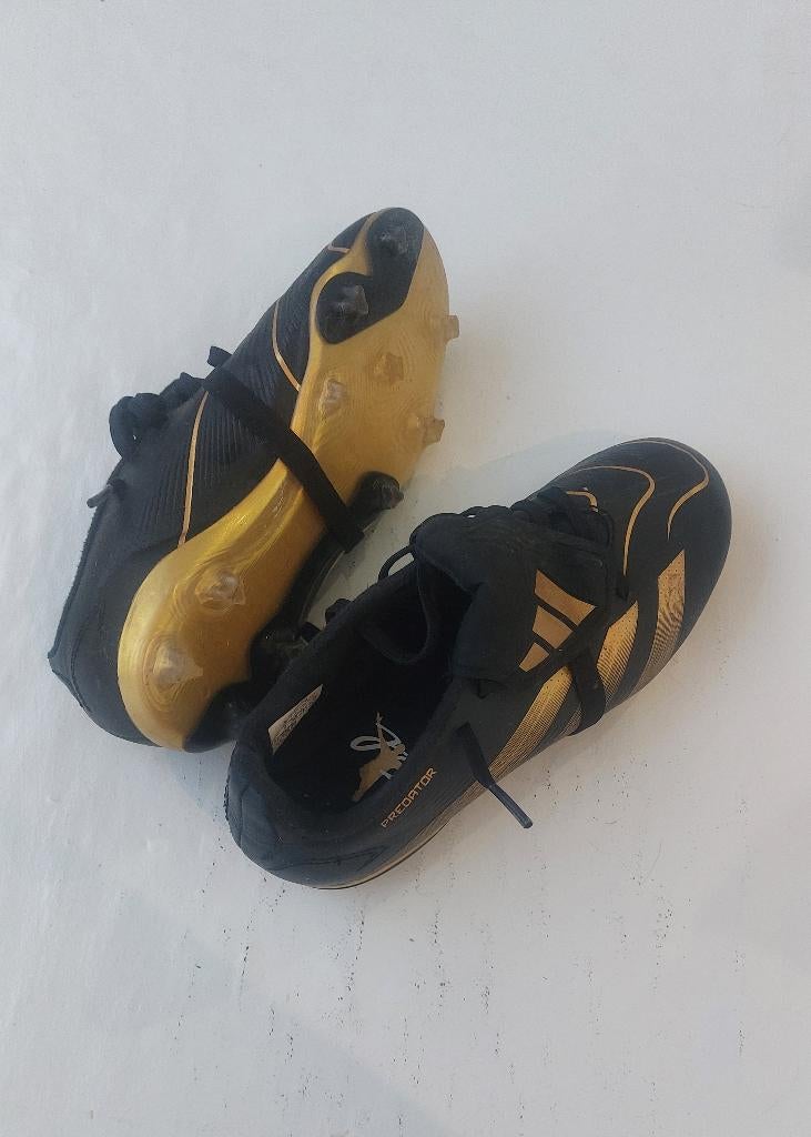 Voetbalschoenen kind maat 34, Sport en Fitness, Voetbal, Ophalen of Verzenden, Zo goed als nieuw, Schoenen
