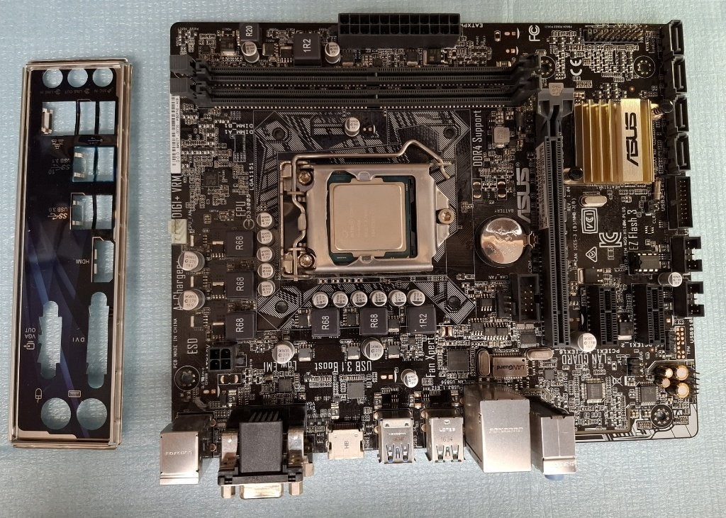Asus H110M-Plus ( s1151 ; 6th & 7th Gen Intel ) + i5-6400, Computers en Software, Moederborden, Zo goed als nieuw, Intel, DDR4