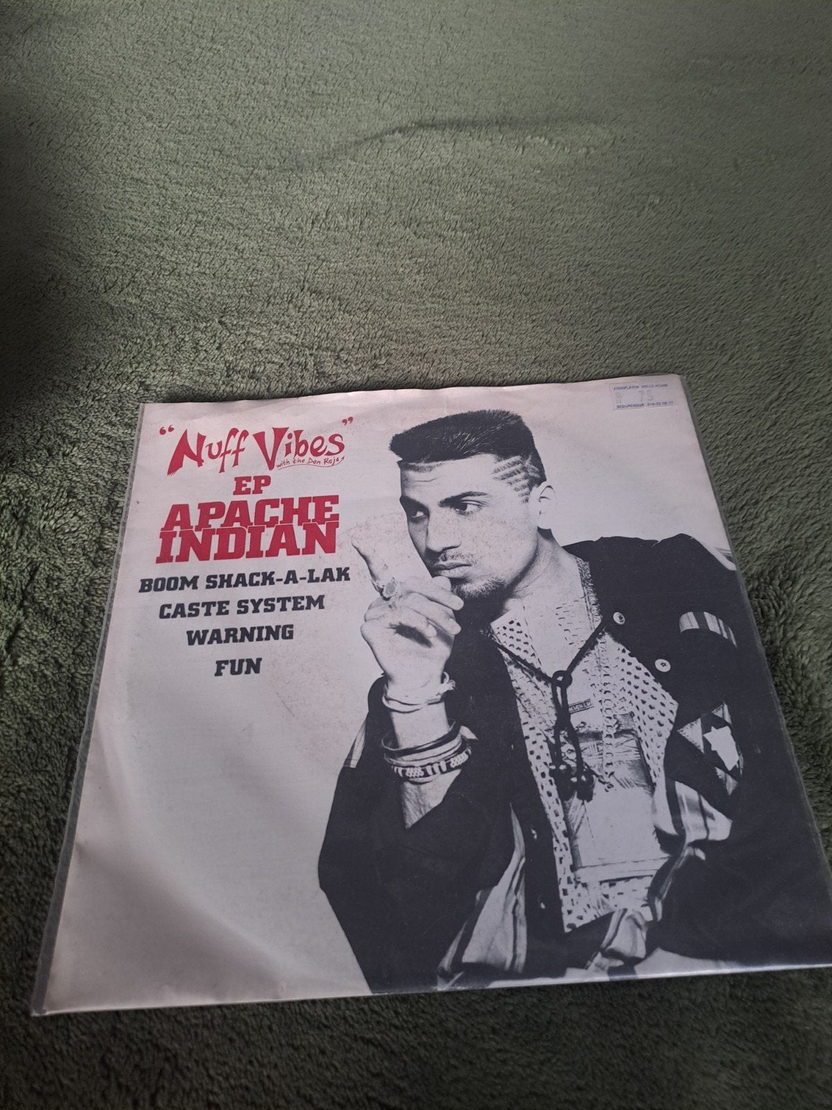 Neff vibes, CD & DVD, Enlèvement