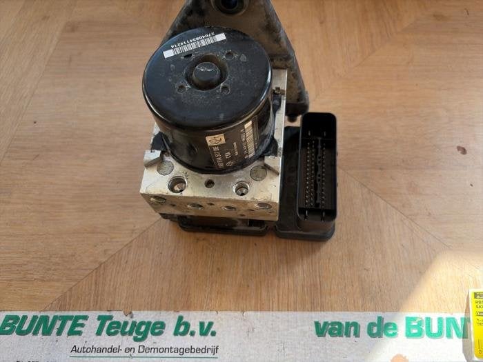 ABS Pomp van een Skoda Yeti, Gebruikt, -, -, Ophalen of Verzenden