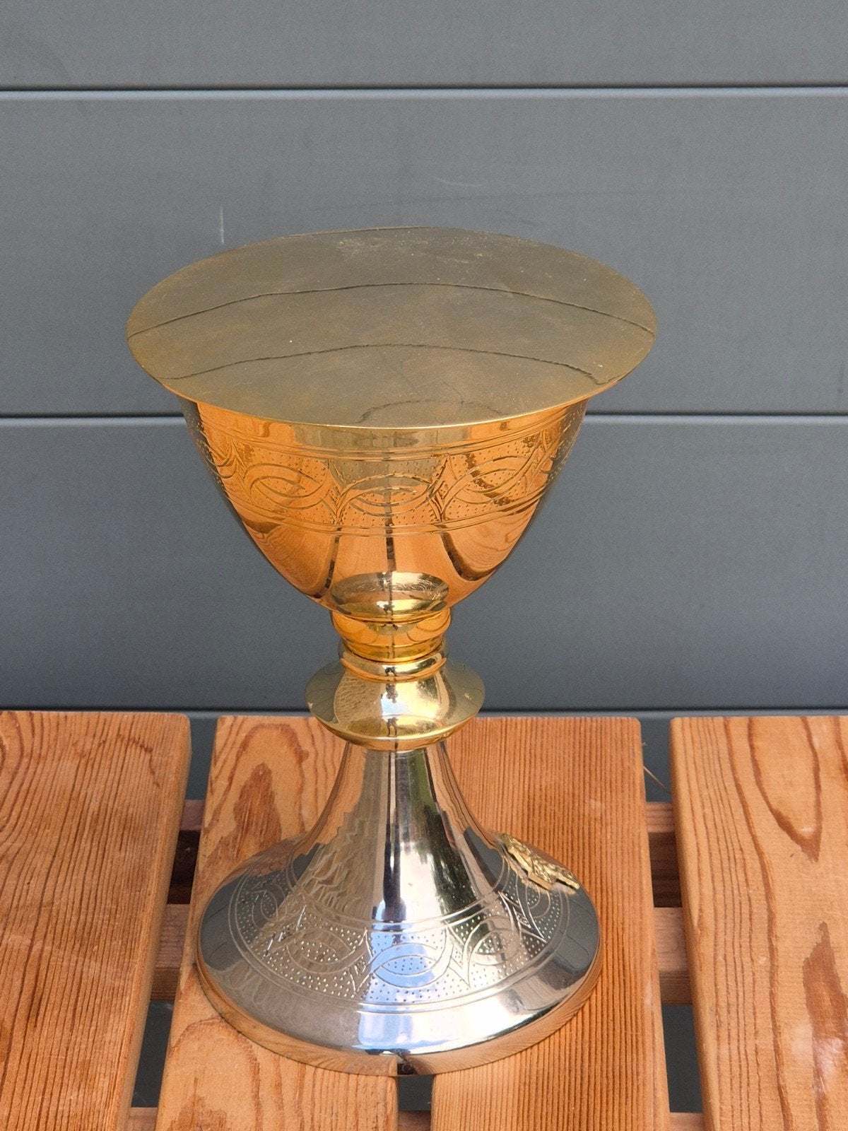 Calice, hauteur du calice 20 cm., Envoi