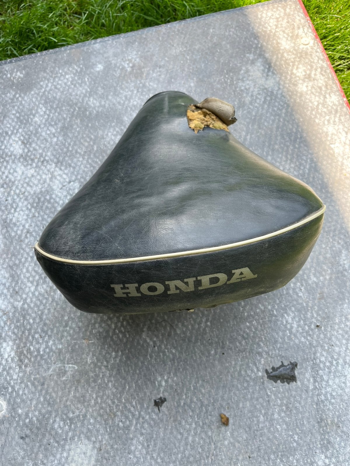 Zadel en toebehoren honda pc50, Fietsen en Brommers, Ophalen, Zo goed als nieuw, Zadel