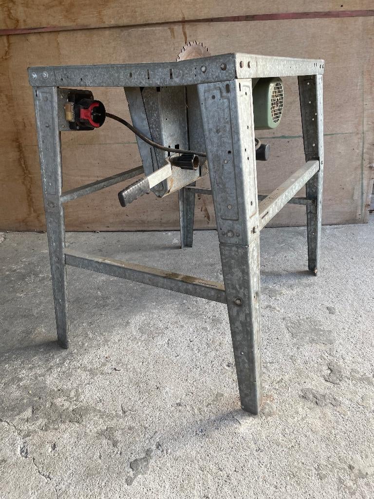 Zaagtafel - tafelzaag 2,5 PK, Doe-het-zelf en Bouw, Ophalen, Gebruikt, Afkortzaag, 30 tot 70 mm