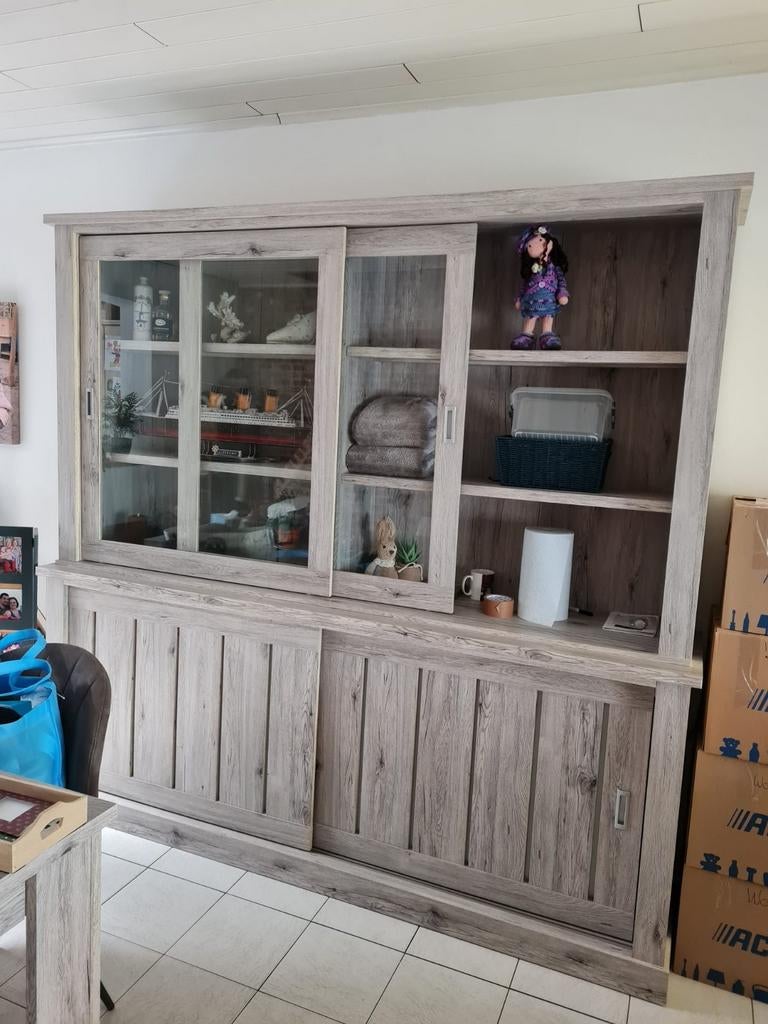 Mooie grote buffetkast., Ophalen