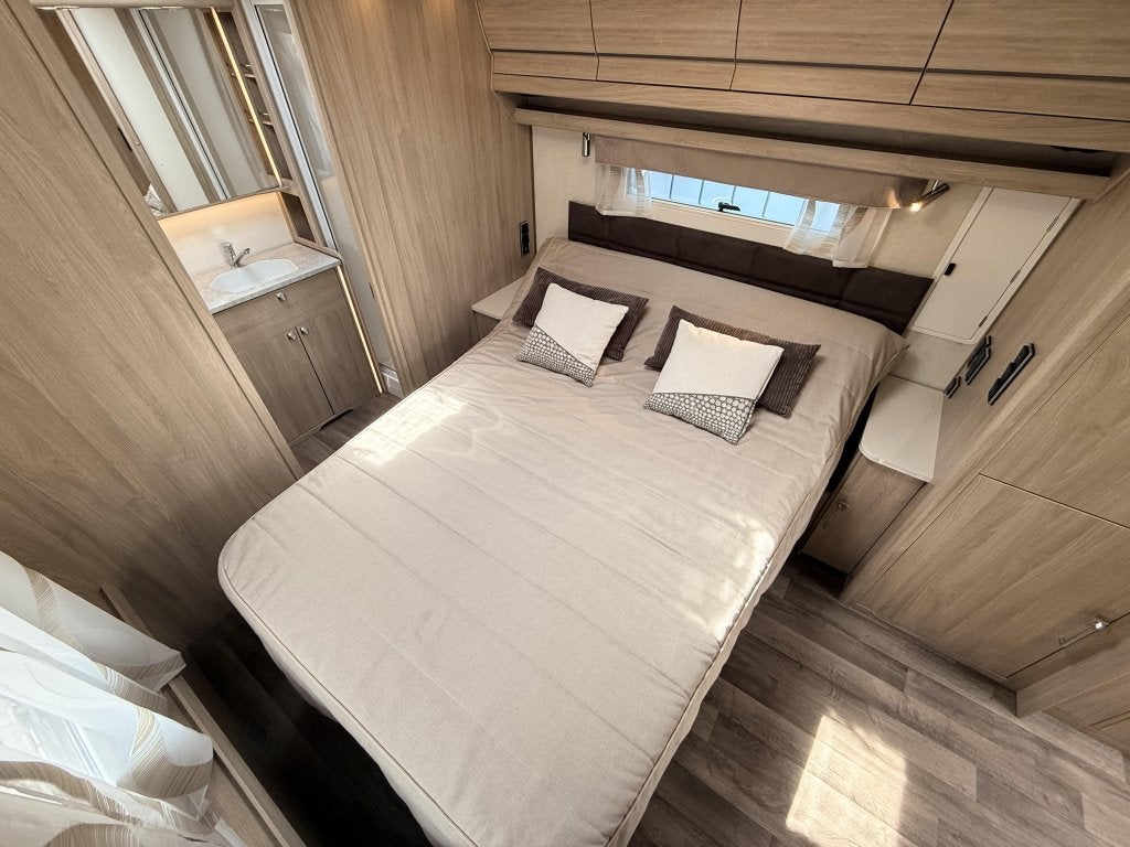 Kabe Imperial 780 TDL E8, Rondzit, Bedrijf, Kabe, Schokbreker