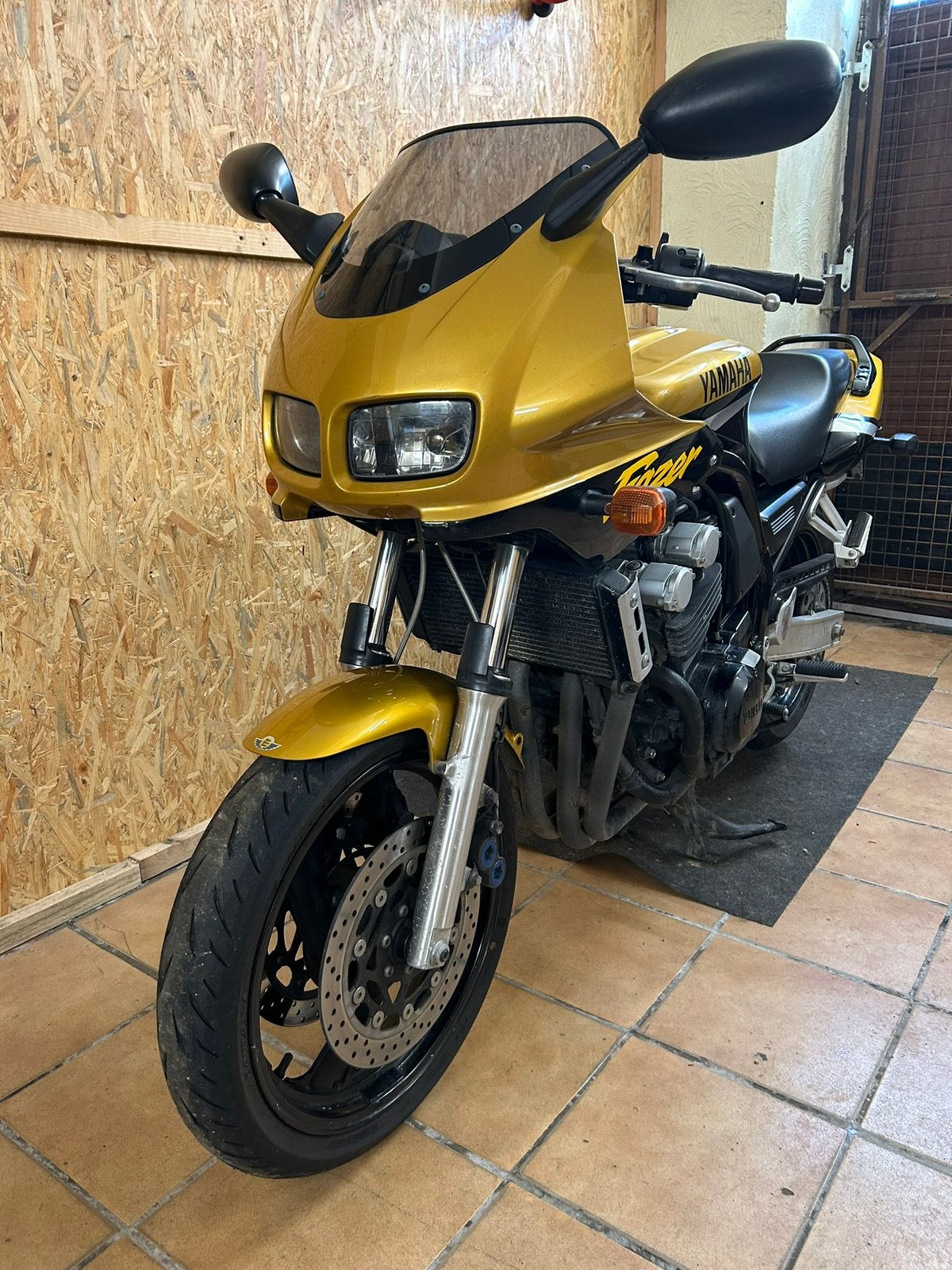 Yamaha Fazer 600 2001, 600 cm³, Occasion, 4 cylindres, Manuelle