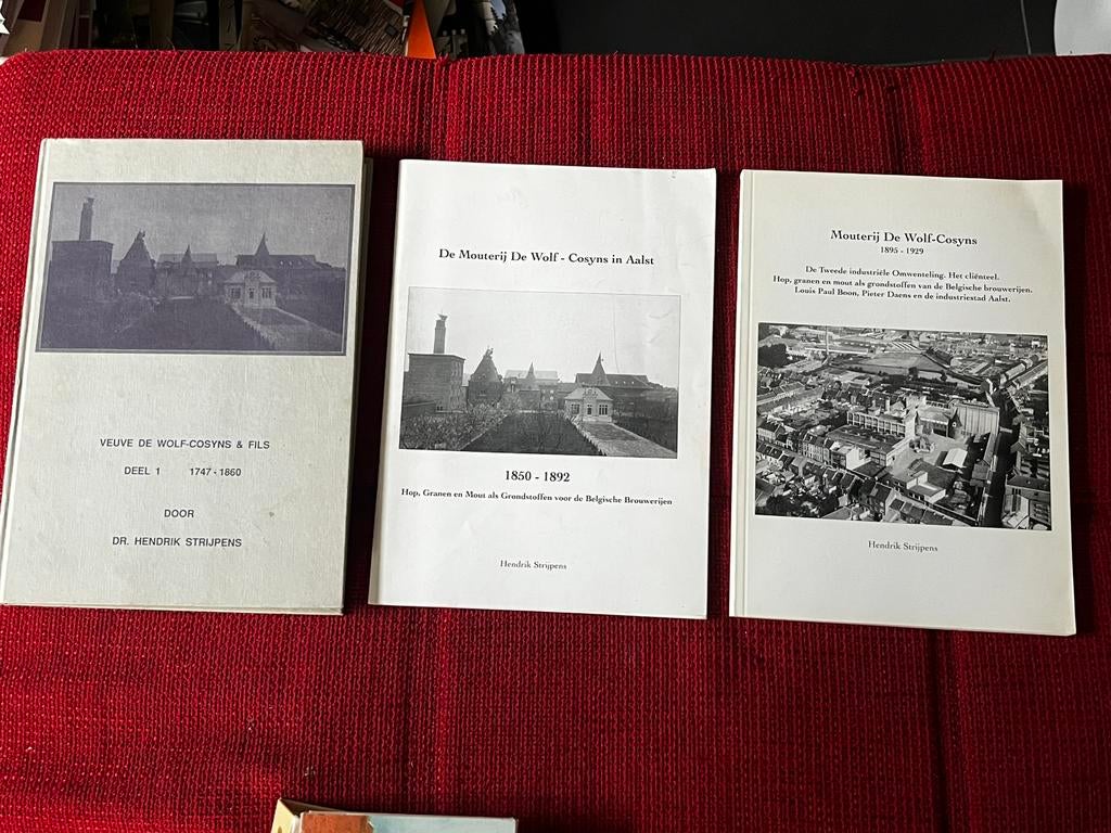 Boek Aalst De mouterij De Wolf Cosyns deel 1,2,3, Enlèvement ou Envoi, Comme neuf