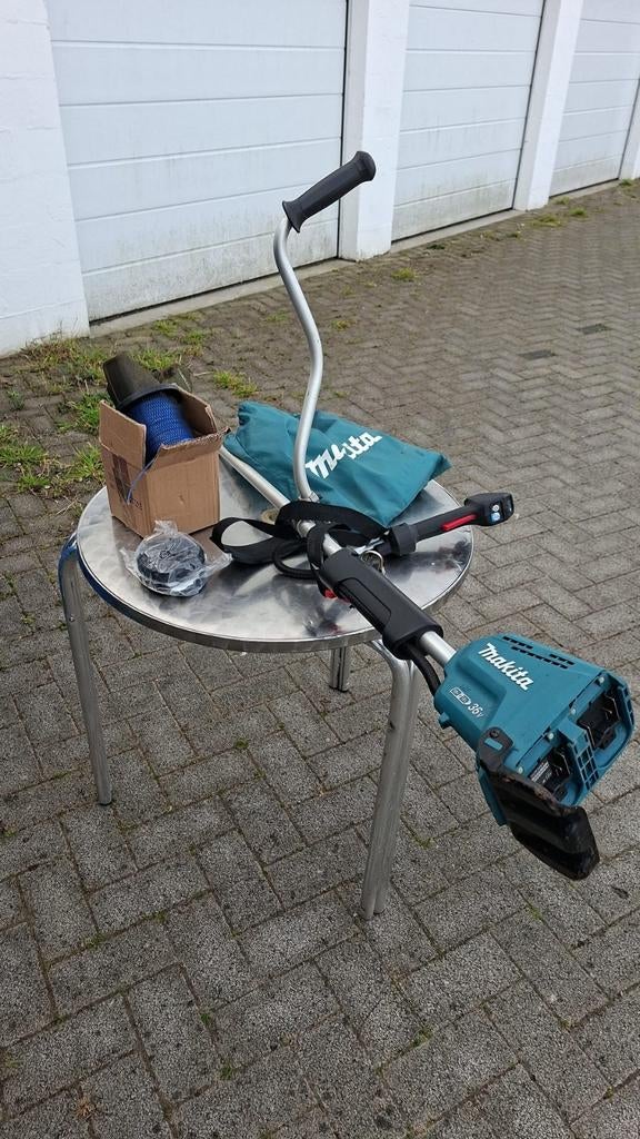 Bosmaaier, Ophalen, Zo goed als nieuw, Accu, Makita