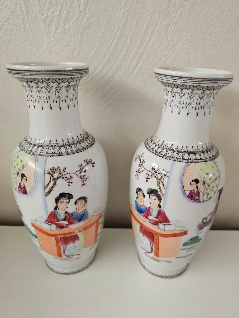 Twee stuk Chinese vazen in porselein China , 1950 - 1970, Verzenden