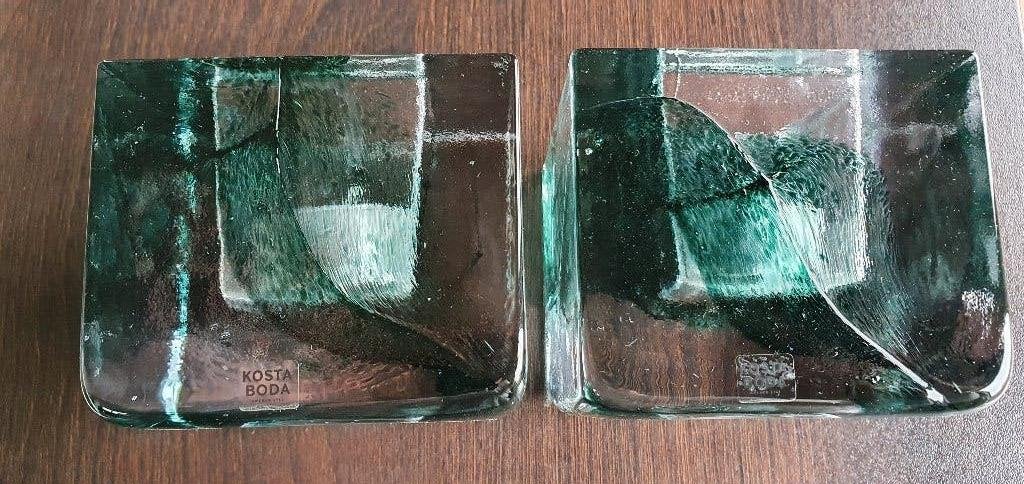 Kosta Boda, 2 bricks, groen, theelichthouder kristalglas, Comme neuf, Enlèvement, Autres matériaux, Bleu