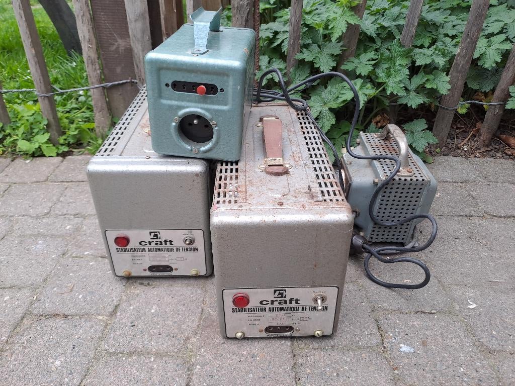 Spanningsstabilisator, Hobby & Loisirs créatifs, Composants électroniques, Enlèvement, Utilisé