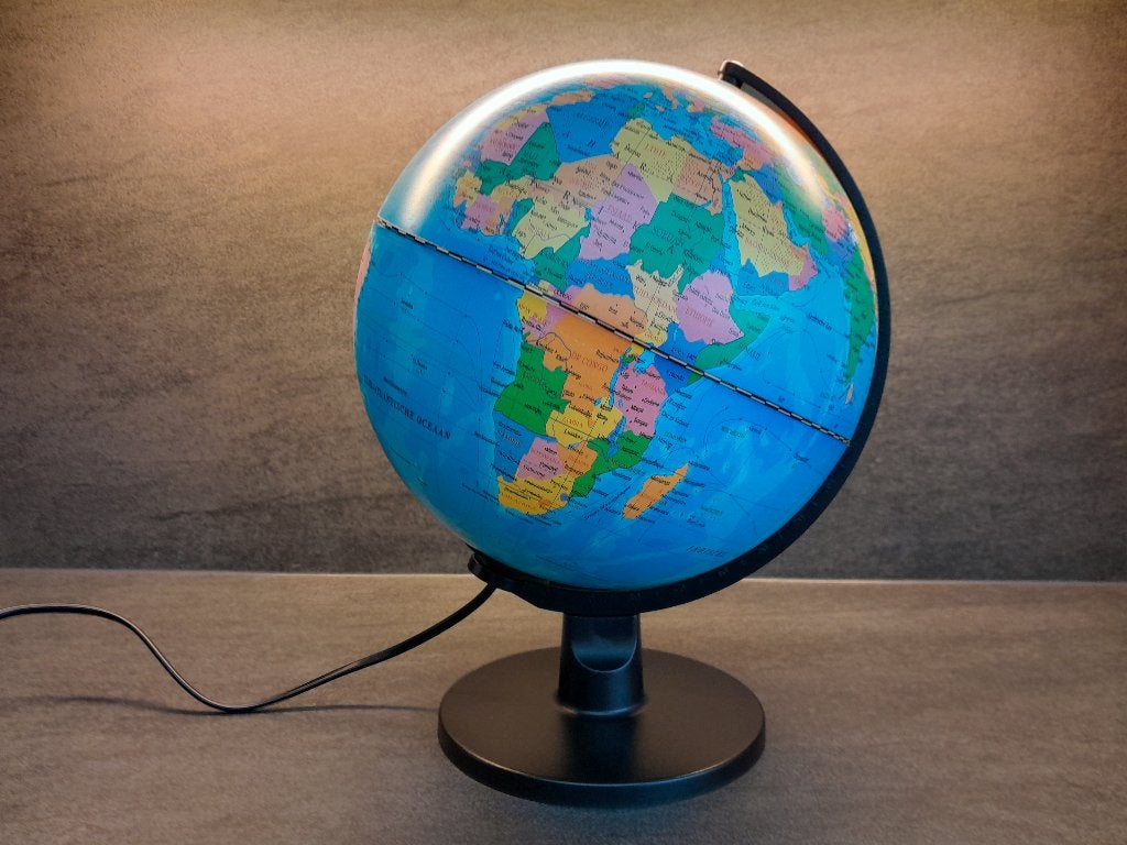 Wereldbol op steun met verlichting, Ophalen, Kunststof, Fysische wereldbol, Verlicht