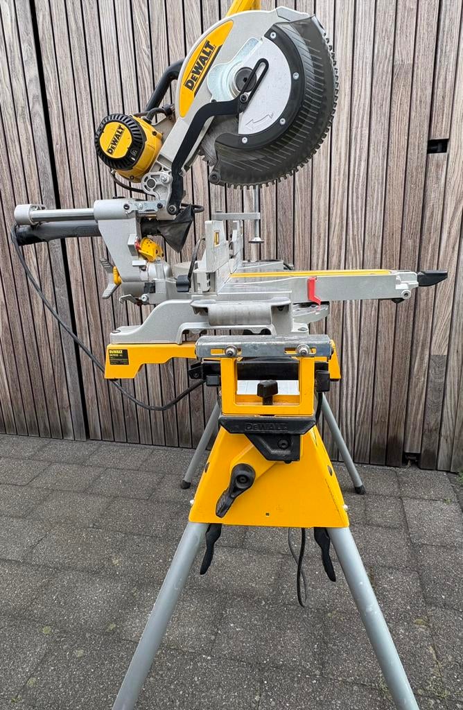 Dewalt afkort- en verstekzaag DWS780, Ophalen, Zo goed als nieuw, 1200 watt of meer, Afkortzaag