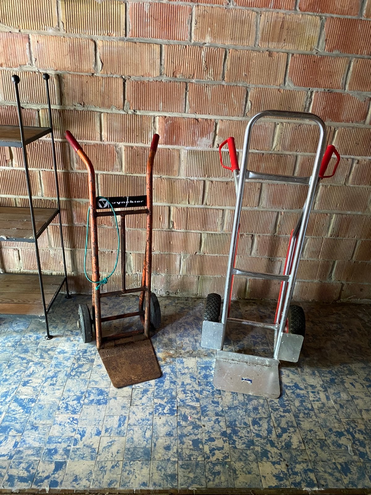Twee duveltjes, Ophalen, Gebruikt, Steekwagen