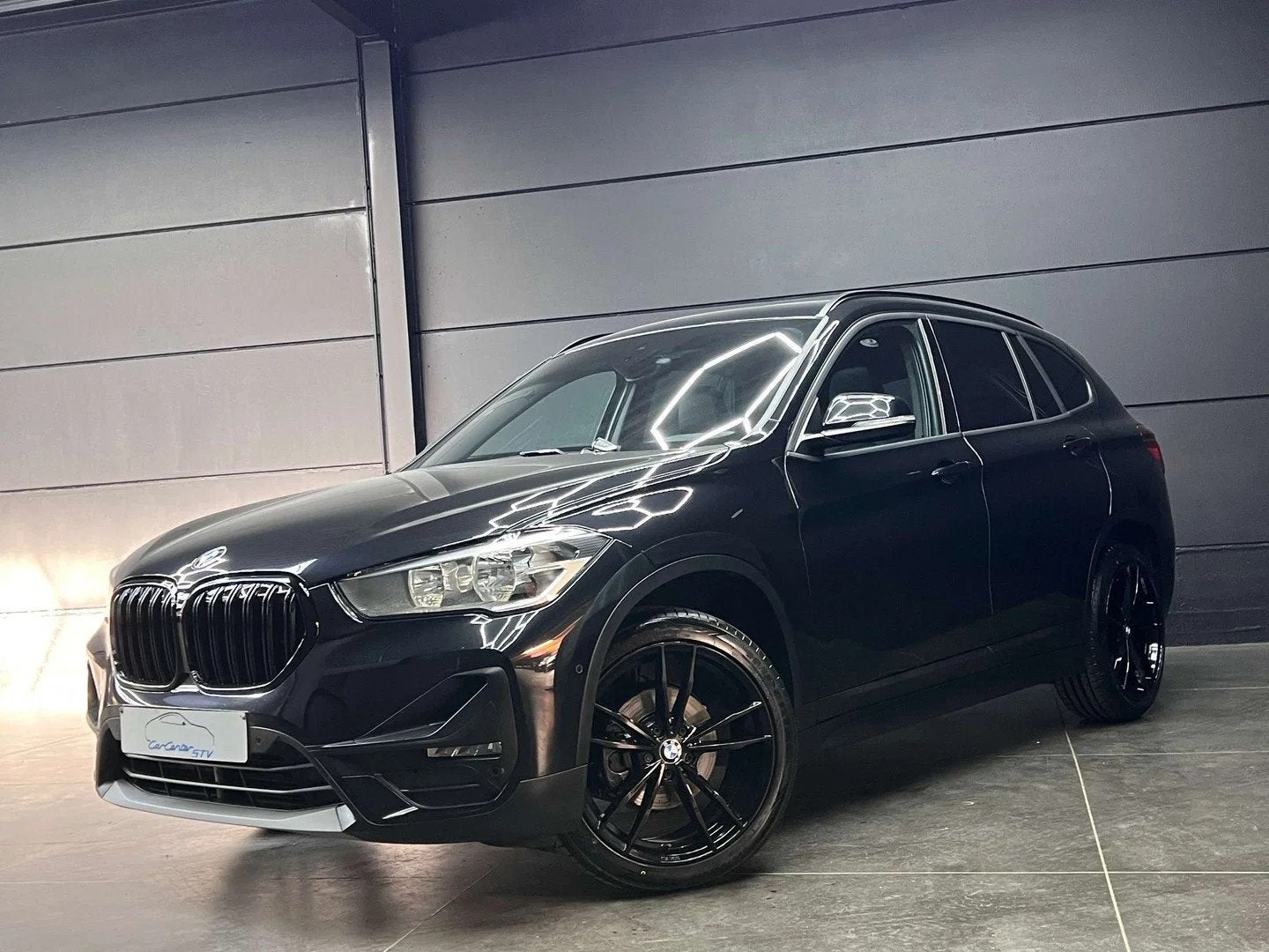BMW X1 xDrive25e Hybride/LED/Camera/Head Up/All Black/, Autos, BMW, Achat, Euro 6, Entreprise, 169 kW