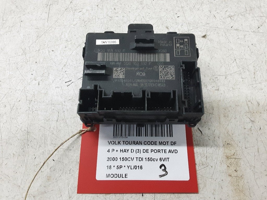 UNITE ELECTRONIQUE Volkswagen Touran (5T1) (5Q0959592F), Volkswagen, Mevr. I. Hauben, Utilisé, Rue de l'Espoir 34 34
4030  GRIVEGNÉE, BE