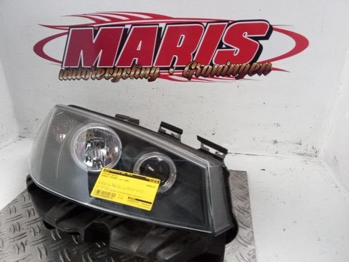 Koplamp rechts van een Renault Megane, Gebruikt, -, Renault, -